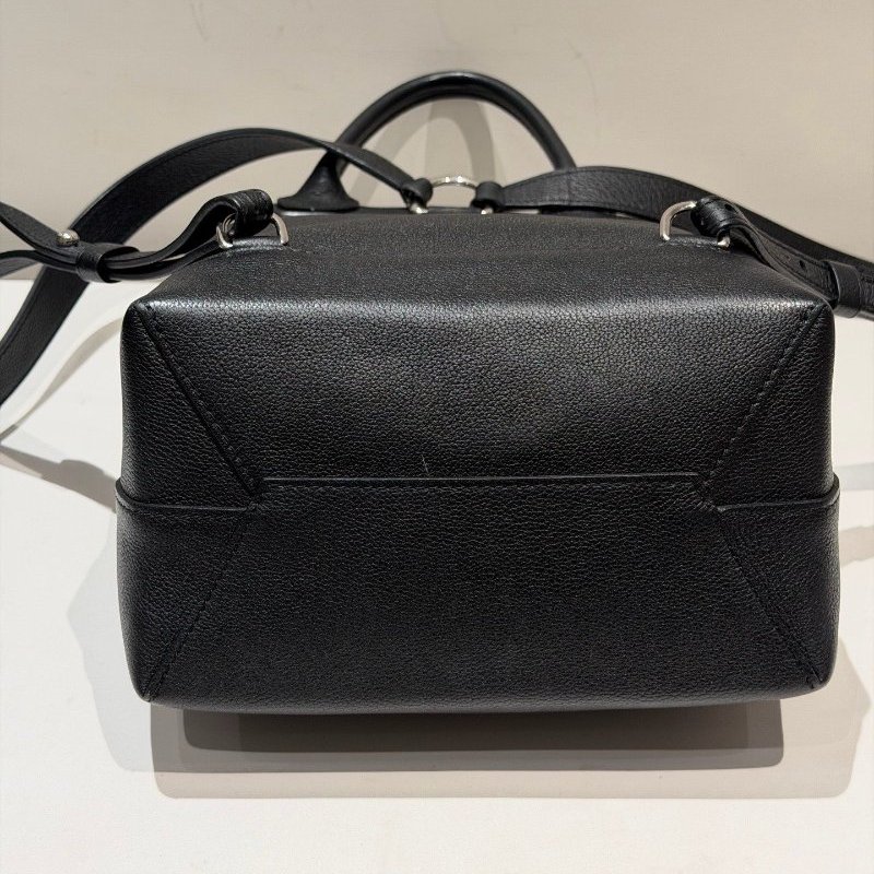 路易威登/Louis Vuitton Lock Me黑銀雙肩包-7