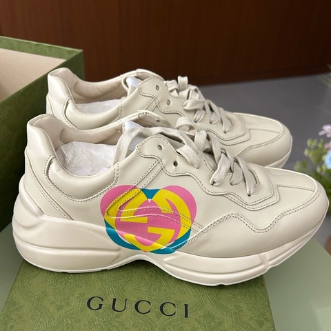 僅試穿過  Gucci 古馳 運動鞋 37.5碼 附件：盒+塵袋