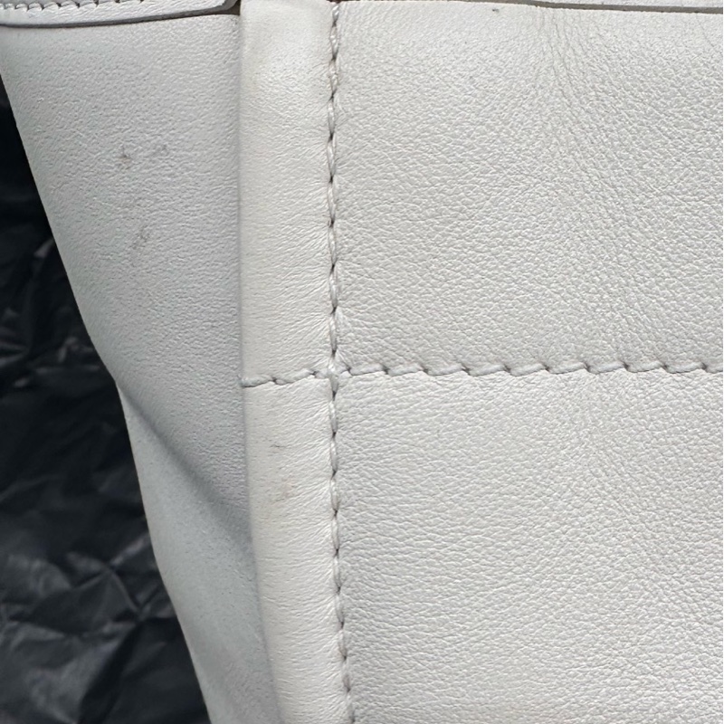 Chanel 22S 白色金扣彩色琺瑯logo全皮沙灘托特包 38cm配件：子袋-10