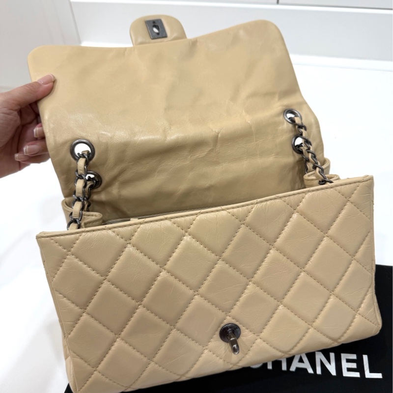 CHANEL 香奈兒 GO GO CF 油蠟牛皮 奶茶色 斜背包 肩背包 側背包 鍊條包 手提包-8