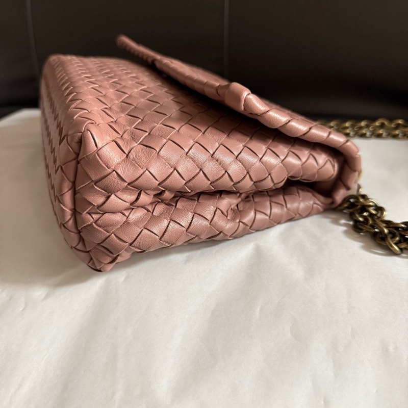 bv葆蝶家粉色奧林匹亞編織單肩斜挎包 尺寸：24*17*9cm-10