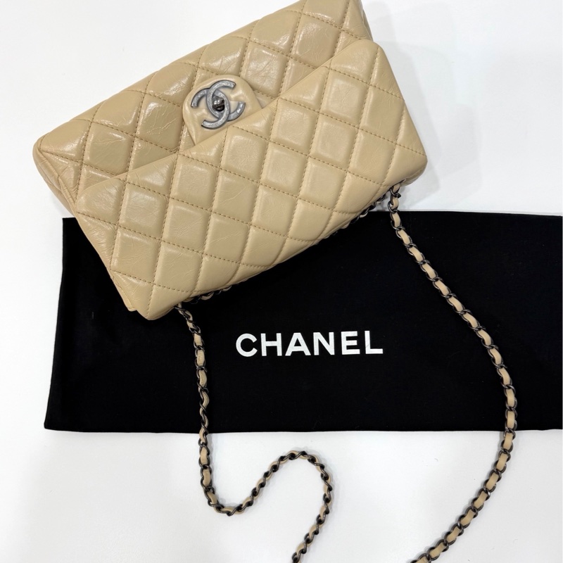 CHANEL 香奈兒 GO GO CF 油蠟牛皮 奶茶色 斜背包 肩背包 側背包 鍊條包 手提包-3