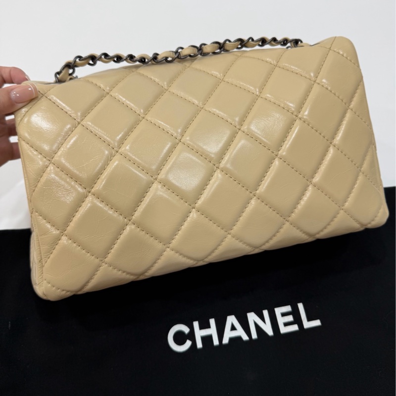 CHANEL 香奈兒 GO GO CF 油蠟牛皮 奶茶色 斜背包 肩背包 側背包 鍊條包 手提包-10