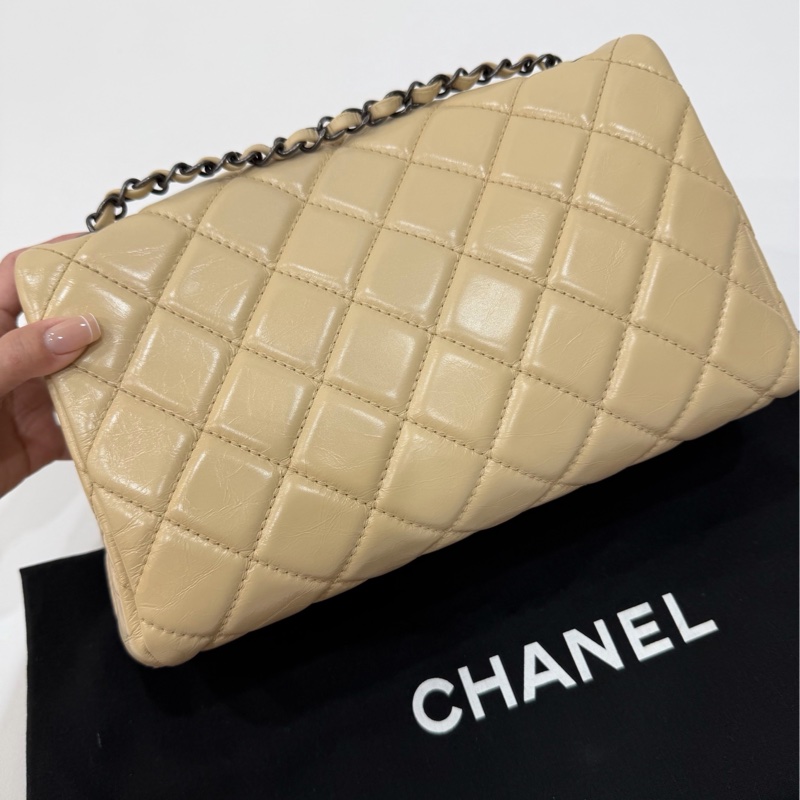 CHANEL 香奈兒 GO GO CF 油蠟牛皮 奶茶色 斜背包 肩背包 側背包 鍊條包 手提包-11