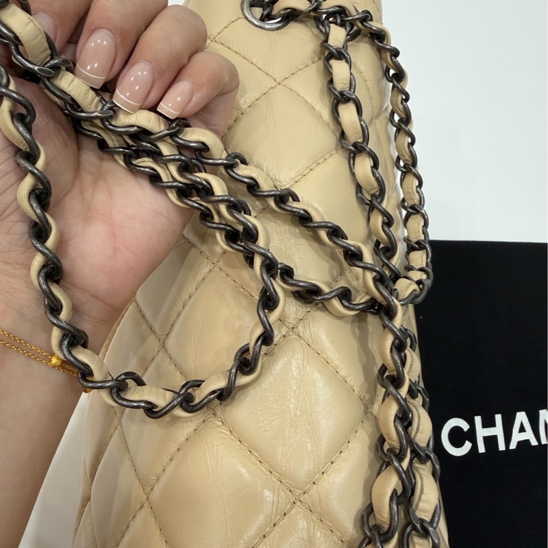 CHANEL 香奈兒 GO GO CF 油蠟牛皮 奶茶色 斜背包 肩背包 側背包 鍊條包 手提包-14