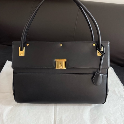 99新Dior迪奧 Parisienne系列黑金牛皮手提包單肩包公文包 裴秀智同款 尺寸：長30cm 寬8.5cm 高21cm