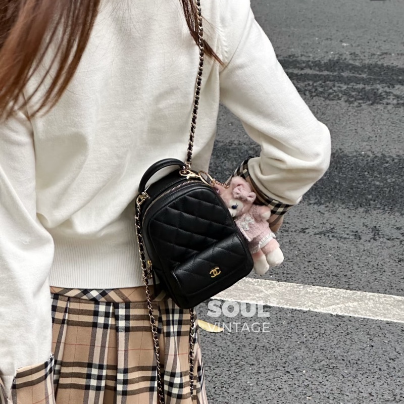 絕美小書包天菜現貨 🖤香奈兒CHANEL黑色粒紋牛皮淡金釦Classic迷你後背包 AP3753-11