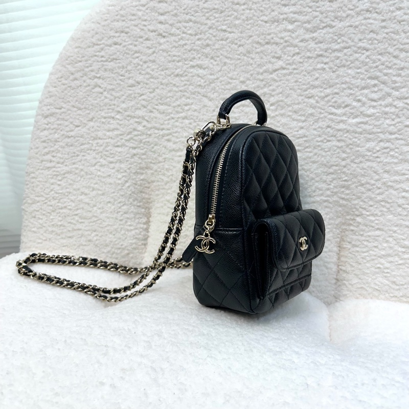 絕美小書包天菜現貨 🖤香奈兒CHANEL黑色粒紋牛皮淡金釦Classic迷你後背包 AP3753-13