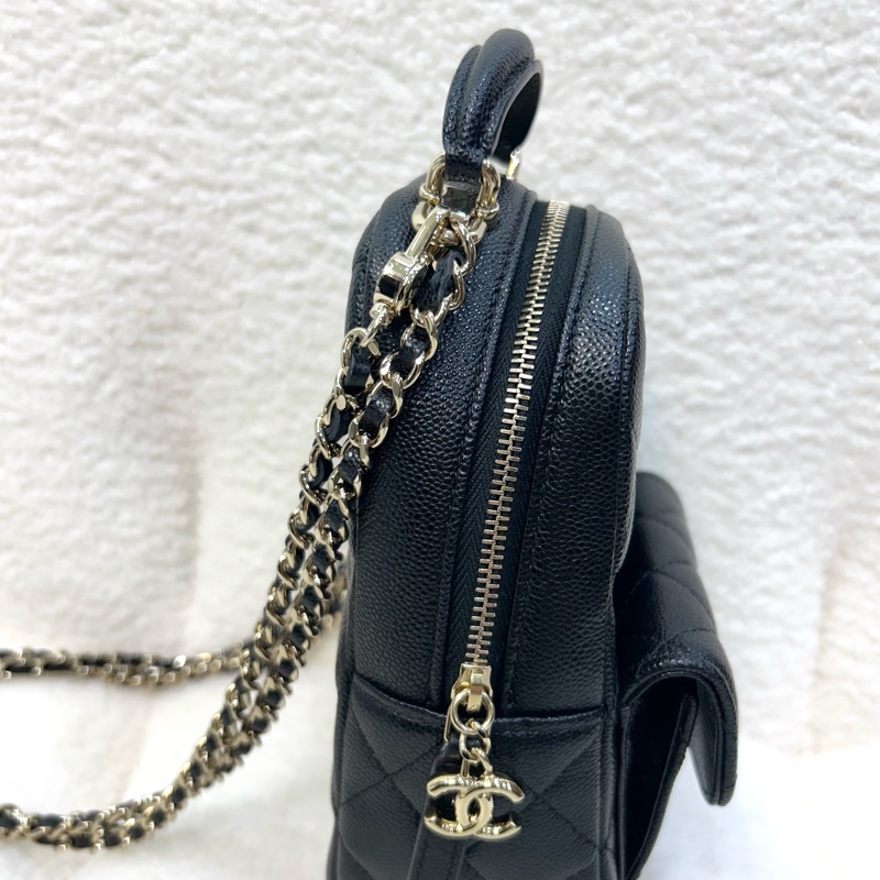 絕美小書包天菜現貨 🖤香奈兒CHANEL黑色粒紋牛皮淡金釦Classic迷你後背包 AP3753-22