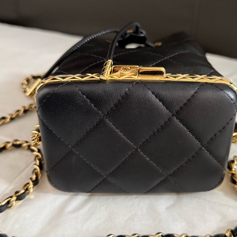 99新Chanel香奈兒22s 黑金mini抽繩水桶包 鏈條斜挎包32開有卡-5