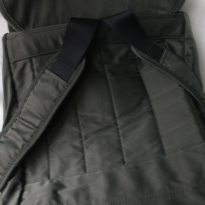 三宅一生軍綠色尼龍後背包-13