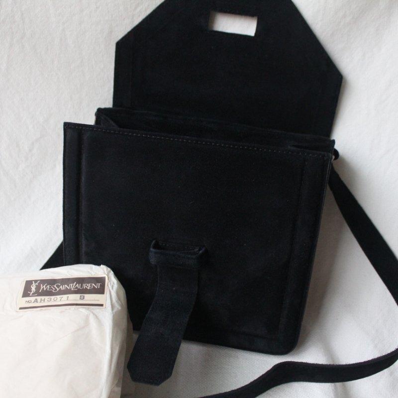 YSL黑色麂皮古董信封包-9