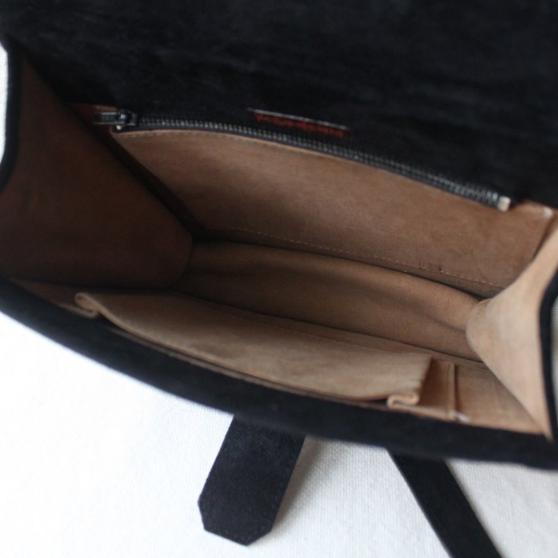 YSL黑色麂皮古董信封包-11