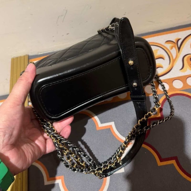 Chanel Gabrielle黑金流浪包小號-8