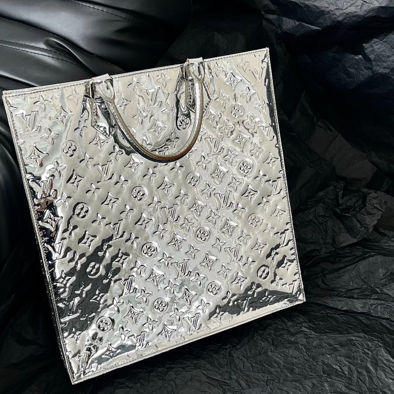 LV 鏡面銀色琴譜包 36x38 99新配件塵袋-2