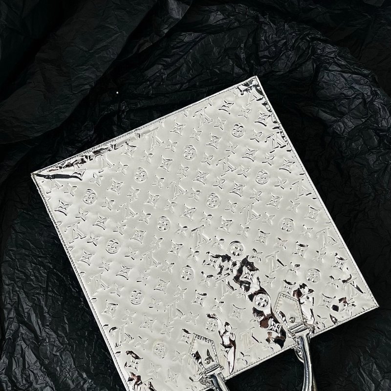 LV 鏡面銀色琴譜包 36x38 99新配件塵袋-6