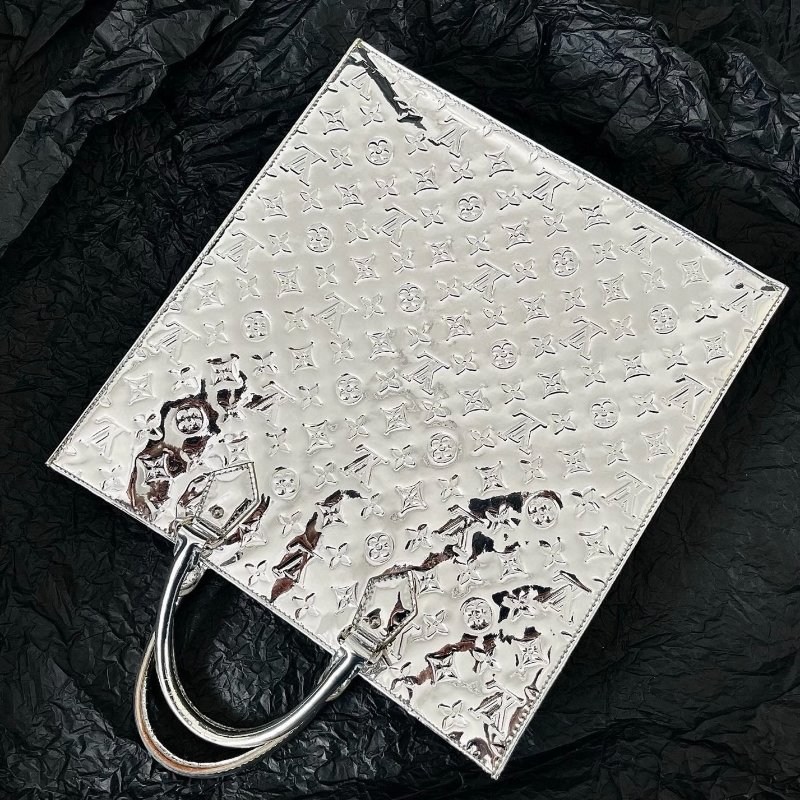 LV 鏡面銀色琴譜包 36x38 99新配件塵袋-7