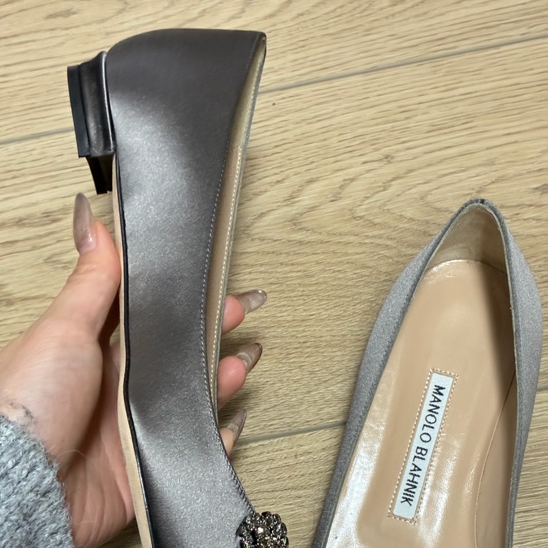 Manolo Blahnik HANGISIFLAT深灰色緞面寶石平底鞋 原價44900-8