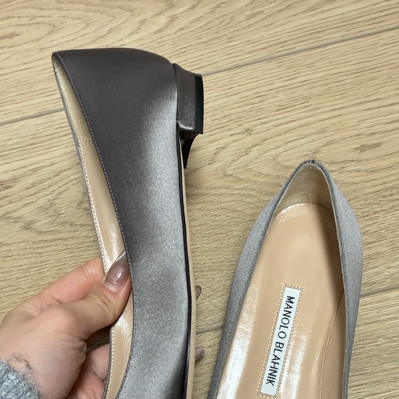 Manolo Blahnik HANGISIFLAT深灰色緞面寶石平底鞋 原價44900-9