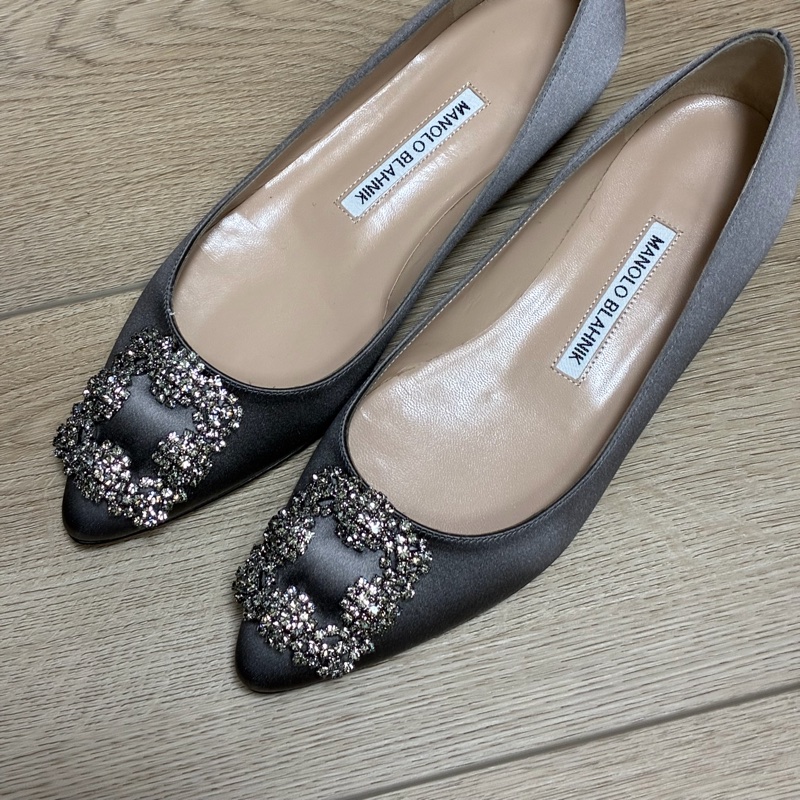 Manolo Blahnik HANGISIFLAT深灰色緞面寶石平底鞋 原價44900-27