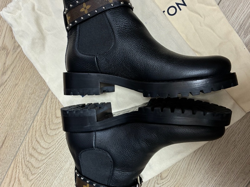 LOUIS VUITTON 粒面小牛皮Monogram Discovery平底踝靴-8