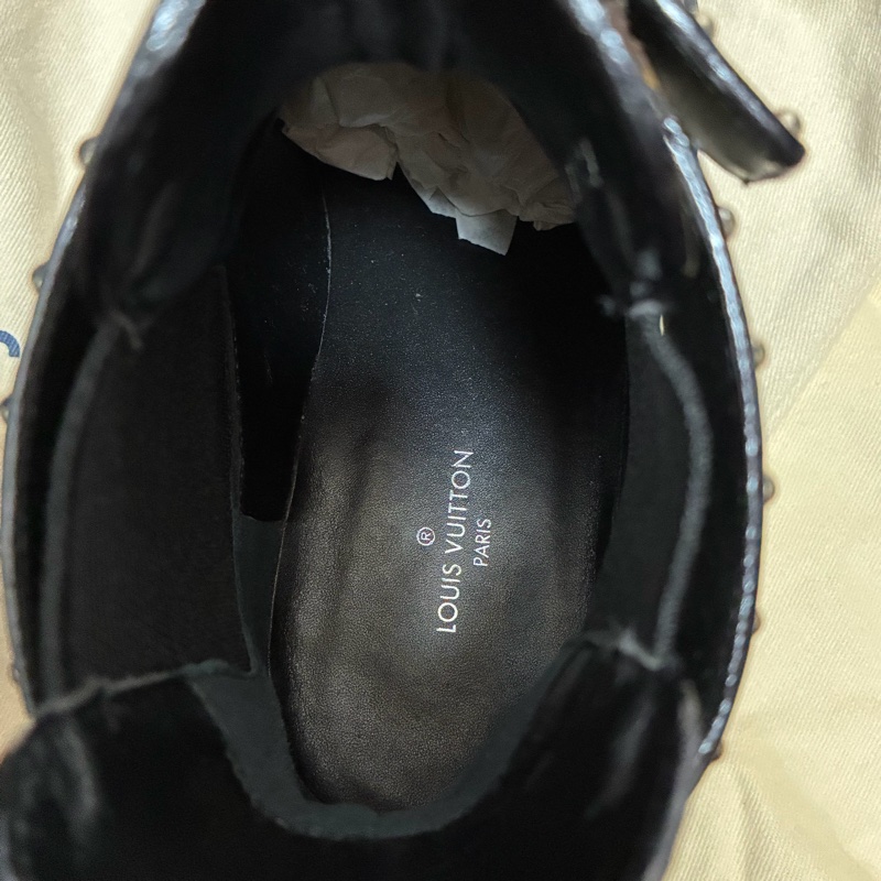 LOUIS VUITTON 粒面小牛皮Monogram Discovery平底踝靴-21