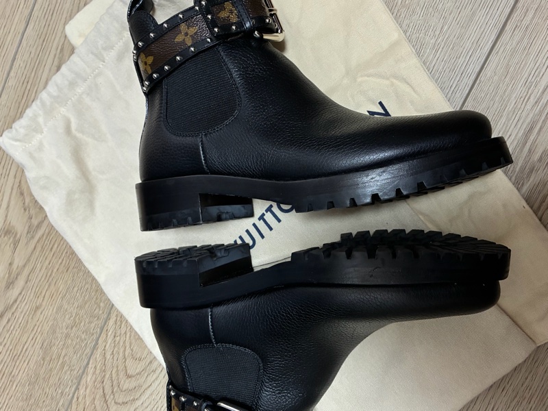 LOUIS VUITTON 粒面小牛皮Monogram Discovery平底踝靴-24