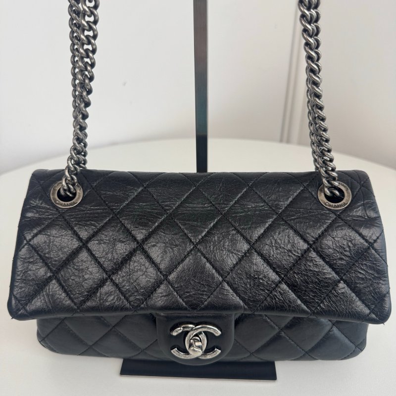 香奈兒/Chanel 黑銀孟買繫列油蠟牛皮口蓋CF鏈條包-5