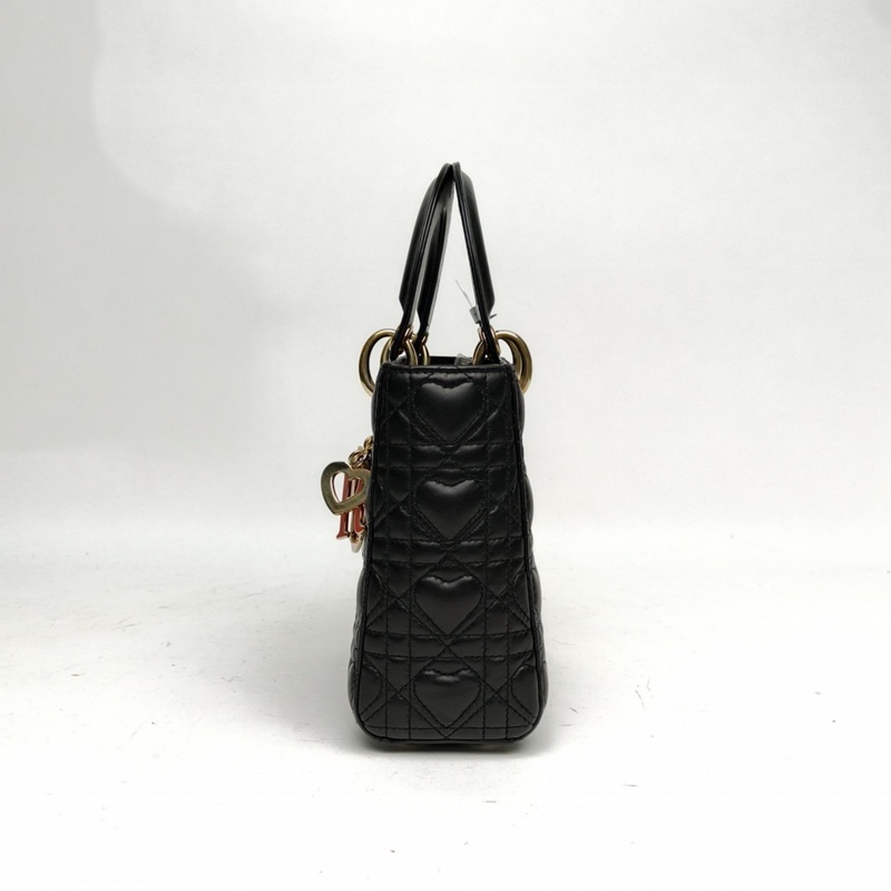 DIOR Lady戴妃包四格徽章黑色羊皮金扣2021肩背包-1