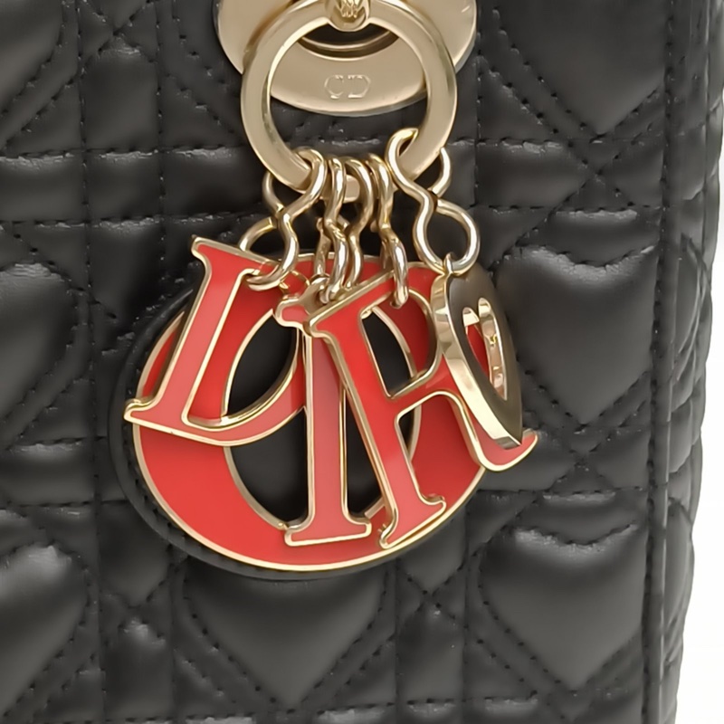 DIOR Lady戴妃包四格徽章黑色羊皮金扣2021肩背包-4