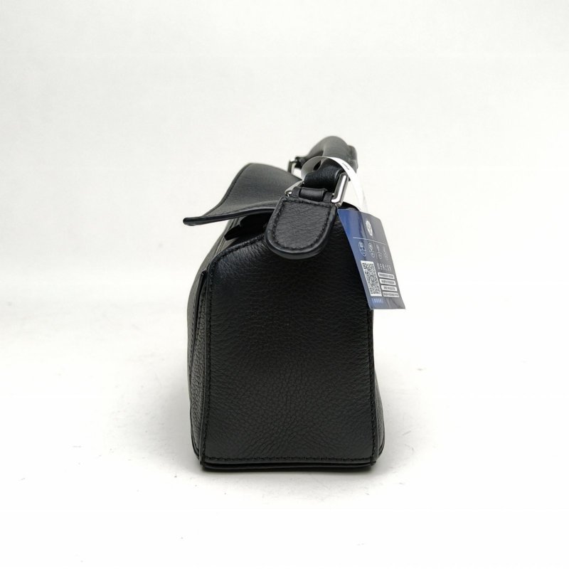 LOEWE Puzzle18幾何包迷你MINI黑色牛皮肩背包-1