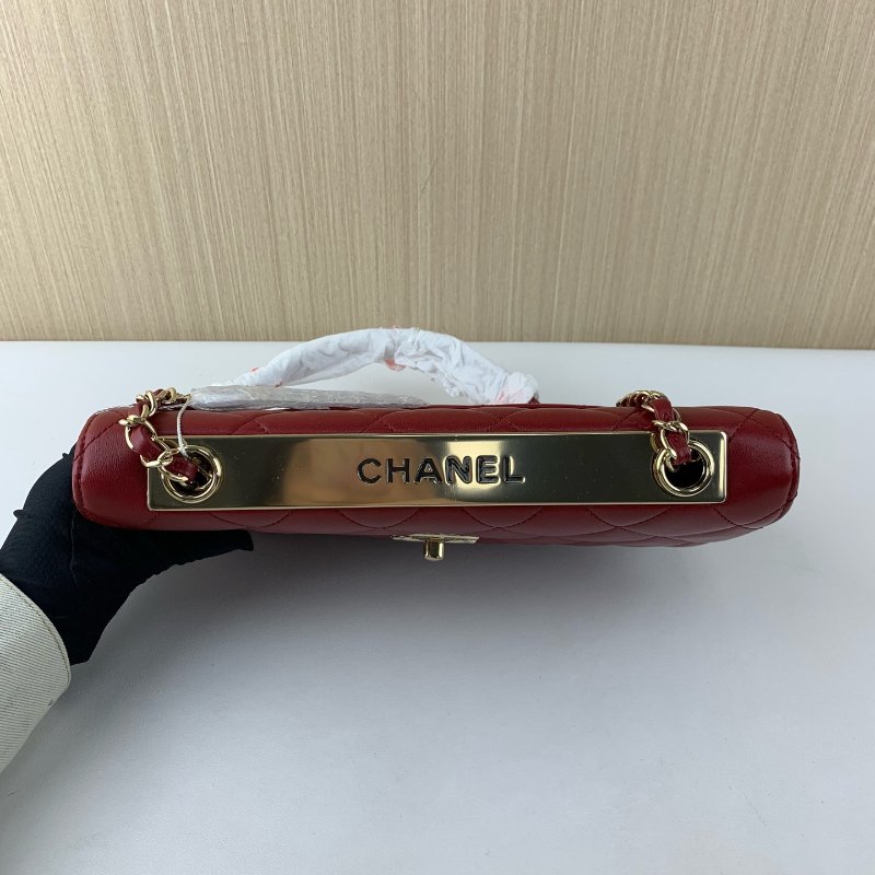 香奈兒/Chanel 紅色羊皮金扣風琴腋下包-4