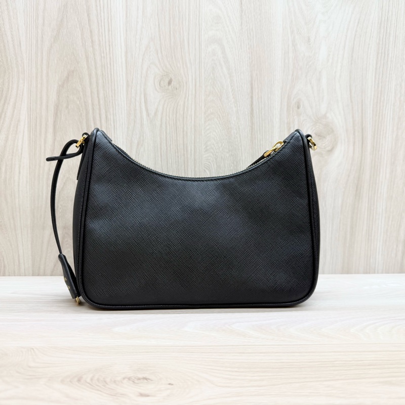 PRADA 黑色牛皮金釦ReEdition 2025 Saffiano 1BH204-2