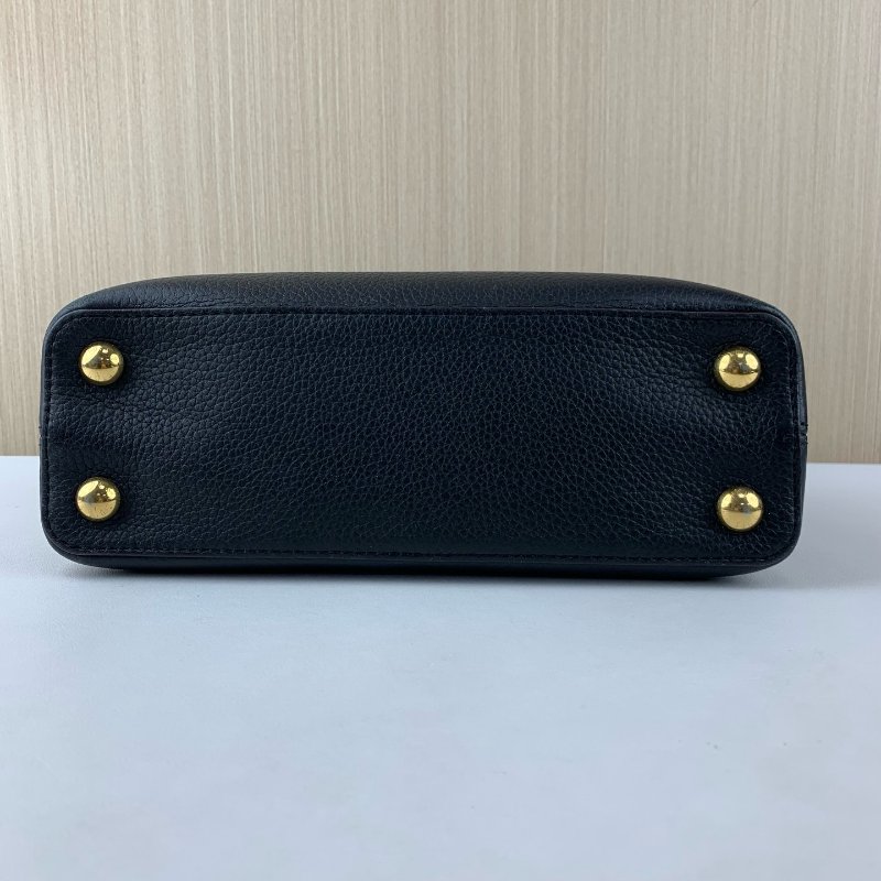 路易威登/Louis Vuitton Capucines 黑金手提包-4