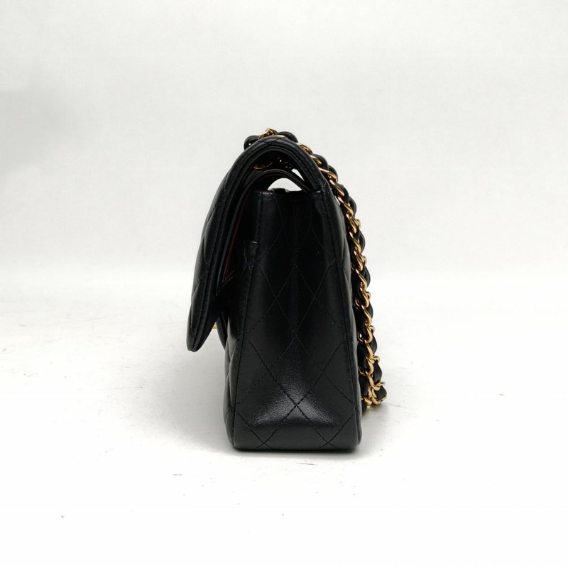 CHANEL CF口蓋包中號黑色羊皮28開金扣菱格紋肩背包-1