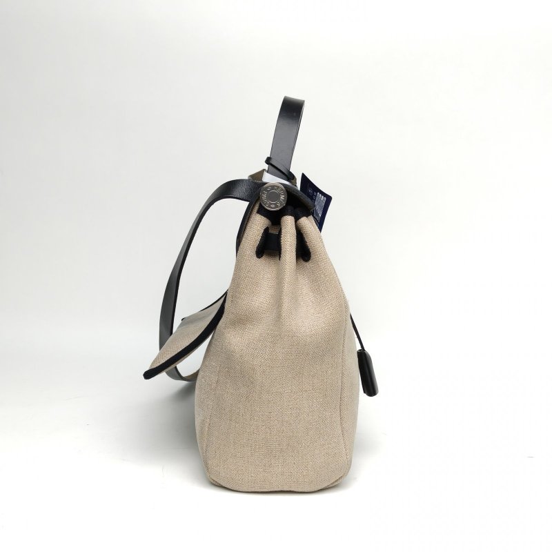 HERMES Herbag31米色拼黑色帆布/牛皮Y刻銀扣肩背包-1