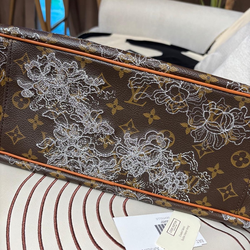 Lv Dentelle Batignolles Horizontal Tote M95400-7