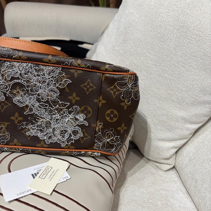 Lv Dentelle Batignolles Horizontal Tote M95400-8