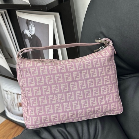 【赫蒂國際精品】Fendi 芬迪 淺紫色迷你手拿包 vintage