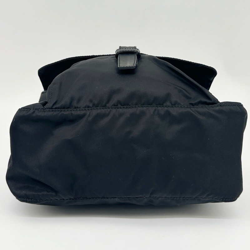 「JL精品代購」Prada黑色降落傘三角標單肩郵差包-7