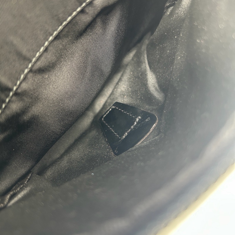 「JL精品代購」Prada黑色降落傘三角標單肩郵差包-18