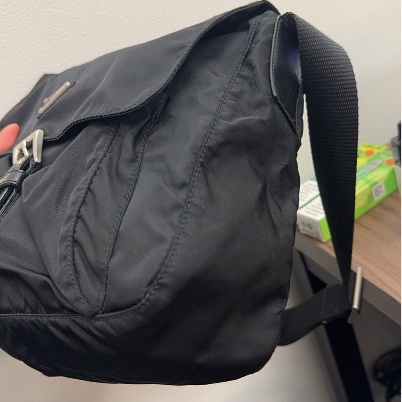 「JL精品代購」Prada黑色降落傘三角標單肩郵差包-19