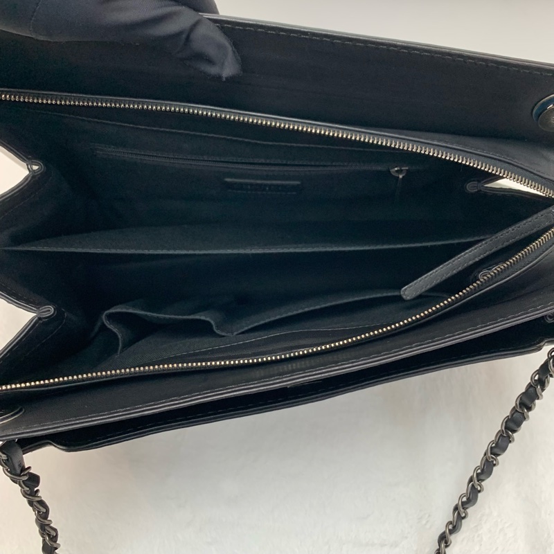 中古包🖤Chanel黑色小羊皮金屬鎖鏈肩背袋-9