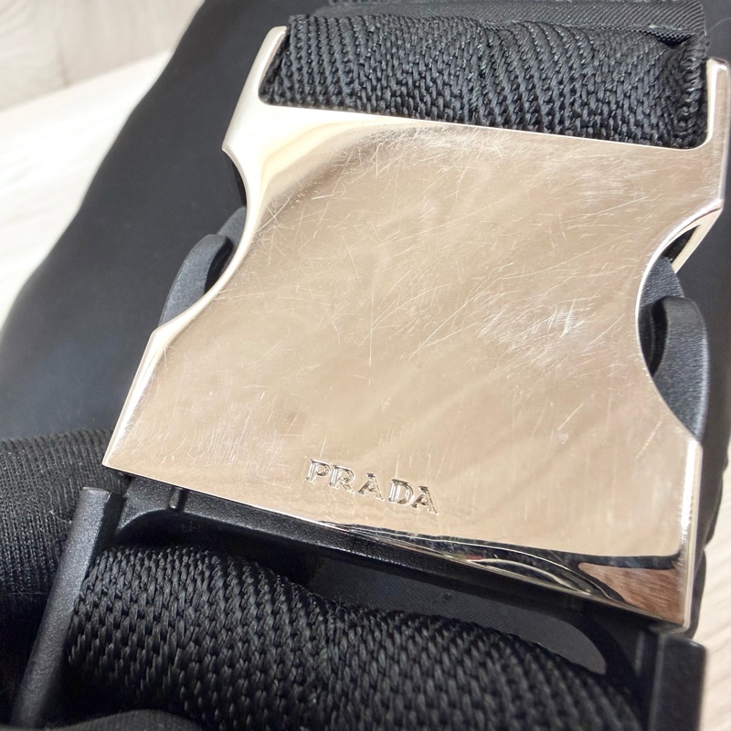 PRADA 黑銀經典三角LOGO TESSUTO尼龍斜背包2VL005-13