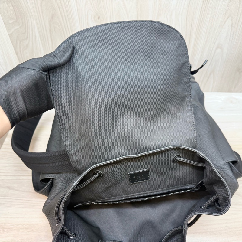 LV🖤黑牛皮Christopher MM後背包M20899-9