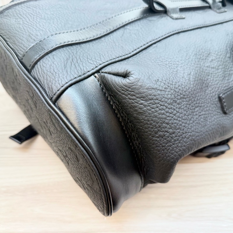 LV🖤黑牛皮Christopher MM後背包M20899-11