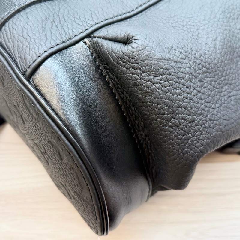 LV🖤黑牛皮Christopher MM後背包M20899-16