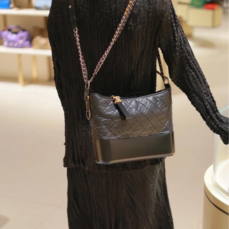 🌚CHANEL香奈兒Gabrielle系列大號流浪托特包-4