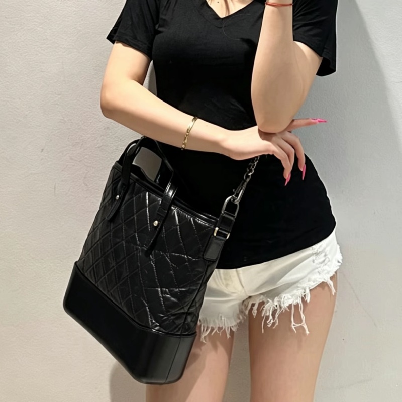 🌚CHANEL香奈兒Gabrielle系列大號流浪托特包-26