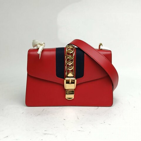 GUCCI Sylvie塞爾維亞絲帶包小號紅色牛皮金扣肩背包